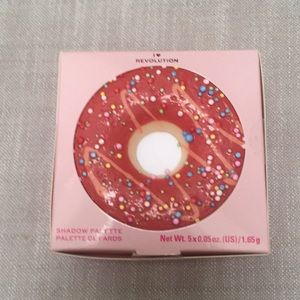 NIB I ❤️ Revolution eyeshadow palette